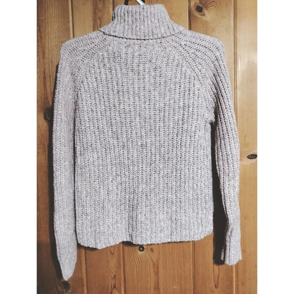 Abercrombie and Fitch light pink knit turtle neck sweater size XS - Picture 7 of 7